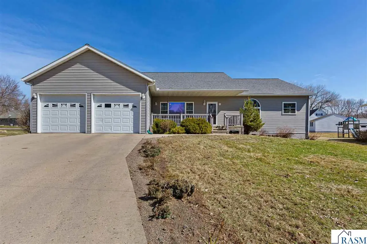 1010 N 5th Street, Saint James, MN 56081 - #1