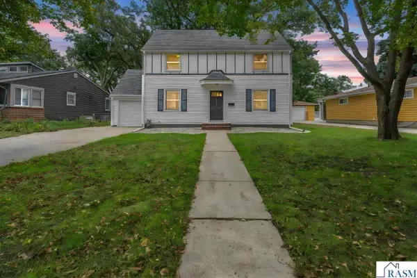 108 Ridge Court, Mankato, MN 56001
