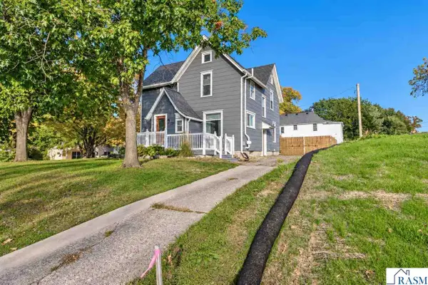 703 S Oak Avenue, Owatonna, MN 55060