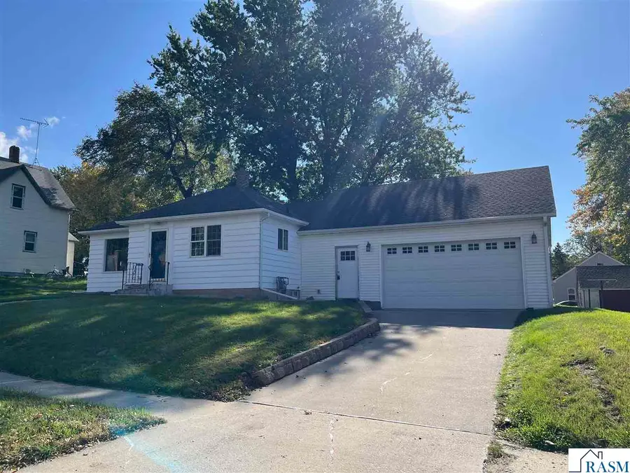 1006 4th Avenue South, Saint James, MN 56081 - #2