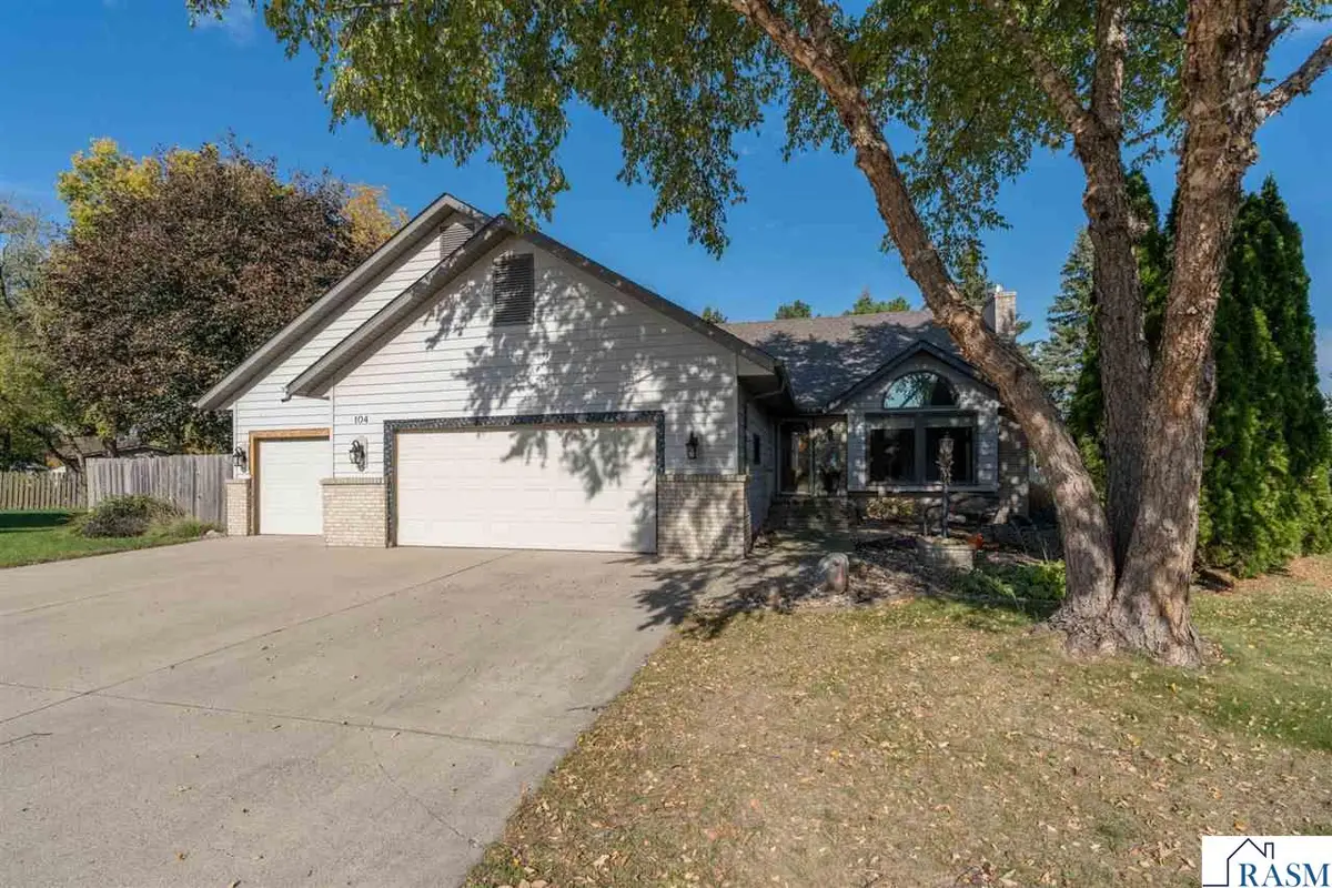 104 Wadsworth Drive, Mankato, MN 56001 - #1