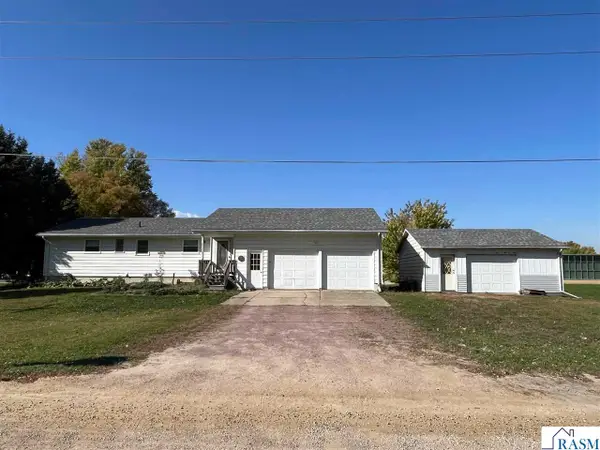 1015 11th Street North, St. James, MN 56081