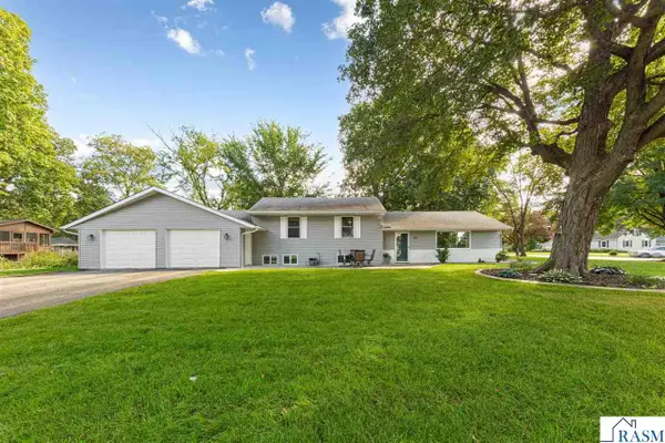 101 Marquette Avenue, North Mankato, MN 56003