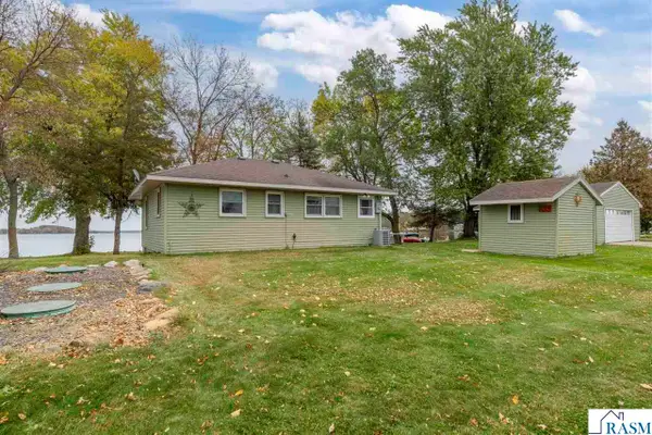 49261 Sportsmans Lane, Waterville, MN 56096