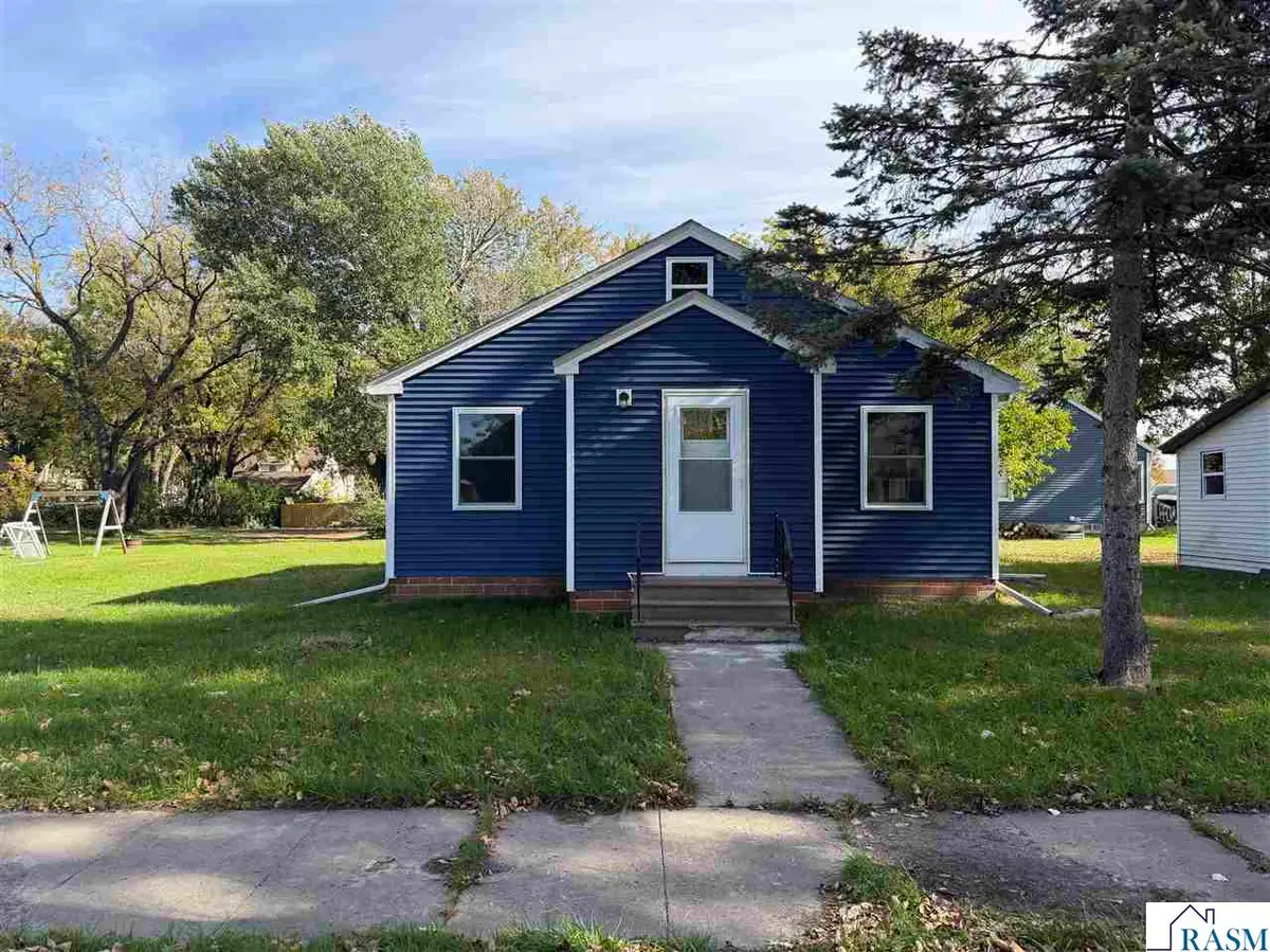 925 7th Street South, Saint James, MN 56081 - #1