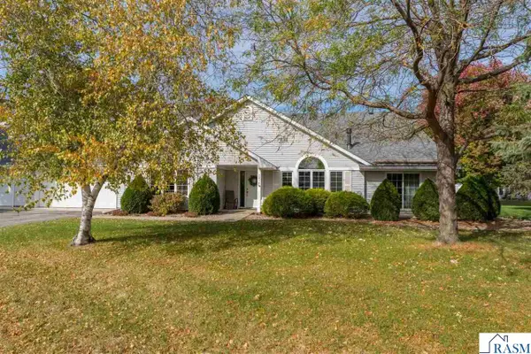 1314 Pine Pointe Curve, St. Peter, MN 56082