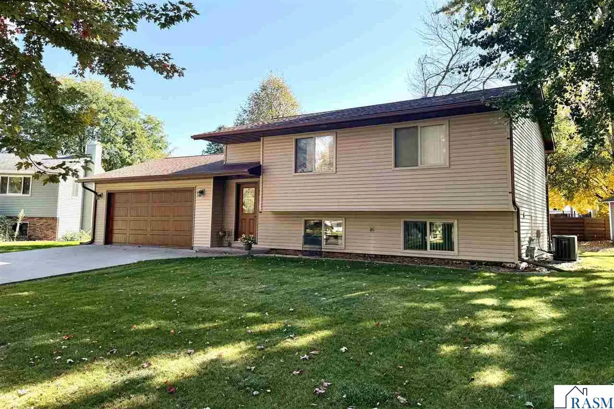 1705 Linda Lane, North Mankato, MN 56003 - #1