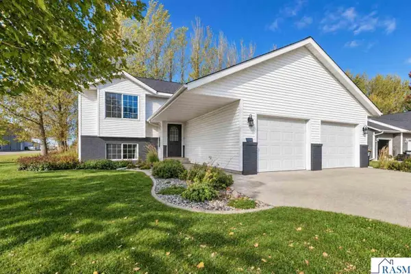 613 W Nathan Street, Lake Crystal, MN 56055