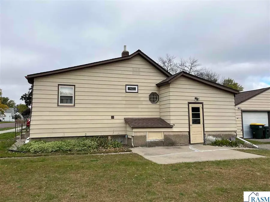 923 7th Avenue North, Saint James, MN 56081 - #3