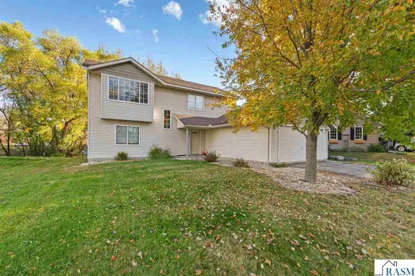 124 Gambrelle Court, Mankato, MN 56001