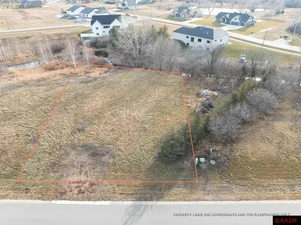 113 Pine Creek Road, Mankato, MN 56001