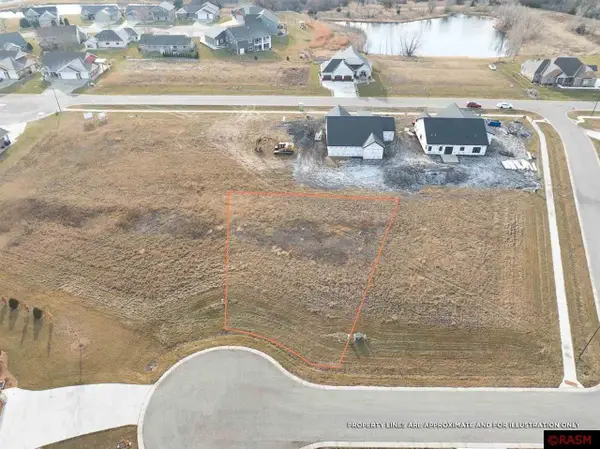 106 Butler Falls Court, Mankato, MN 56001