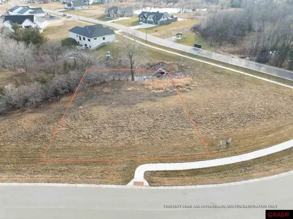 105 Pine Creek Road, Mankato, MN 56001