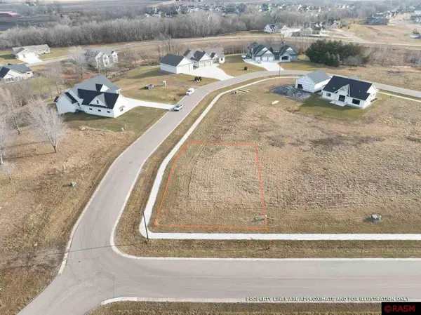 227 Double Eagle Drive, Mankato, MN 56001