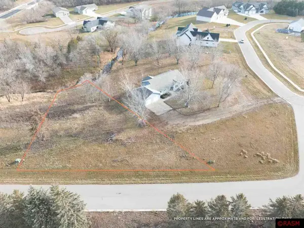 305 Double Eagle Trail, Mankato, MN 56001