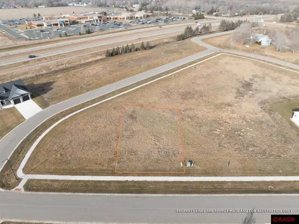 114 Pine Creek Road, Mankato, MN 56001