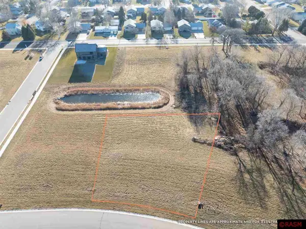 15 South Pointe Court, North Mankato, MN 56003