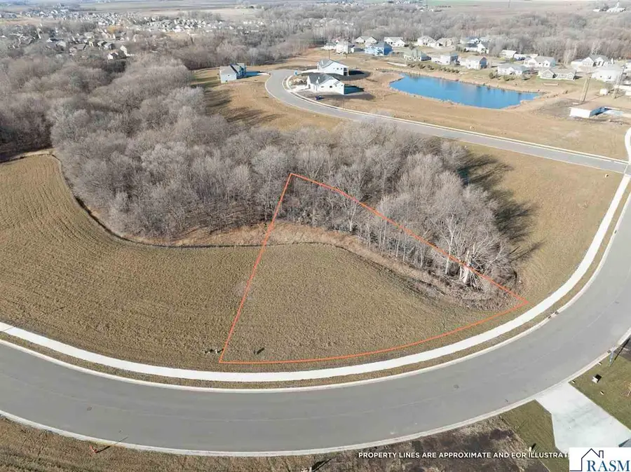 2129 Deerwood Drive, North Mankato, MN 56003 - Image #2