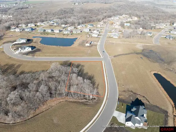 11 North Pointe Court, North Mankato, MN 56003