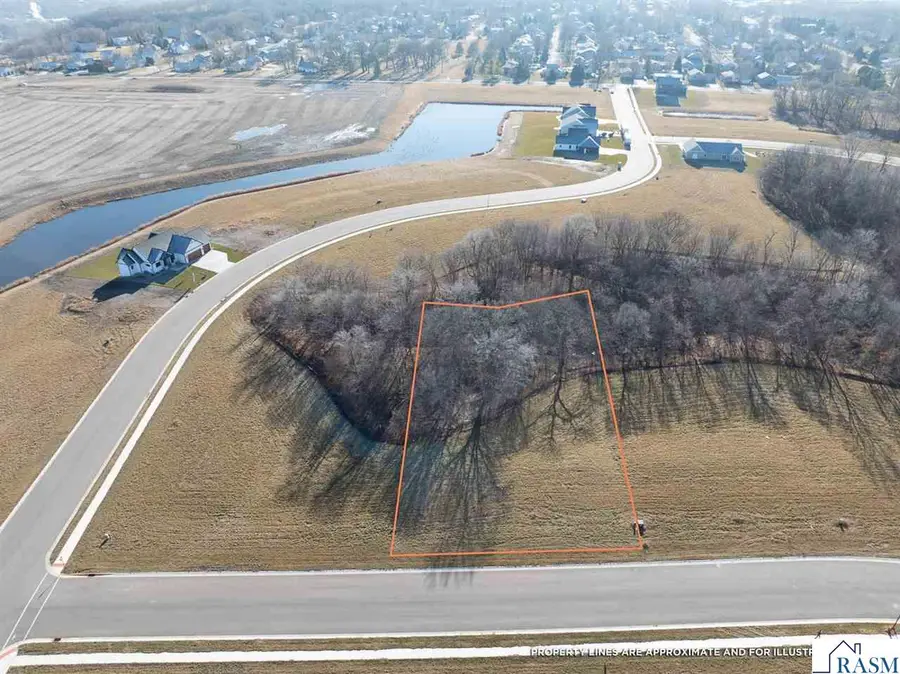 15 North Pointe Court, North Mankato, MN 56003 - Image #2