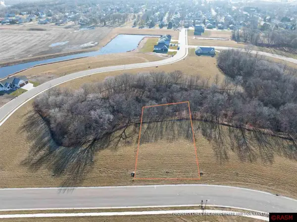 19 North Pointe Court, North Mankato, MN 56003