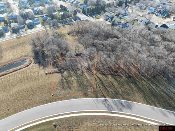 19 South Pointe Court, North Mankato, MN 56003