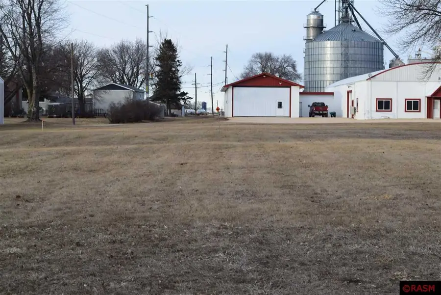 305 E Main St, Vernon Center, MN 56090 - Image #2
