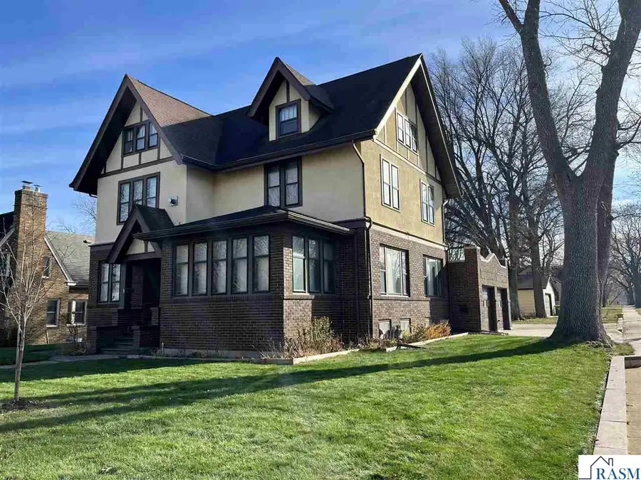 902 S 2nd Avenue, Saint James, MN 56081 - Image #2