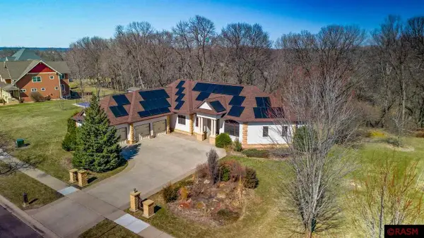 221 Woodhill Court, Mankato, MN 56001