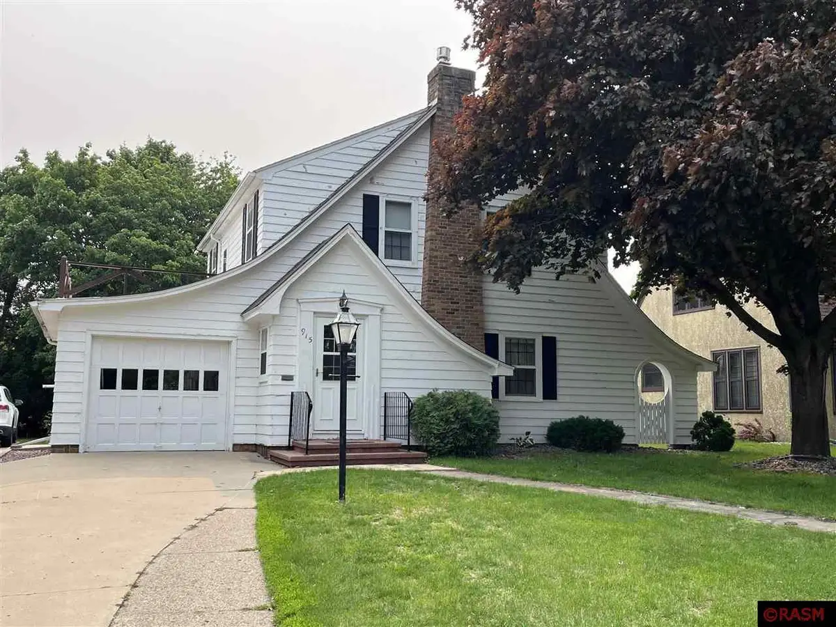 915 S Armstrong Blvd, Saint James, MN 56081 - Image #1