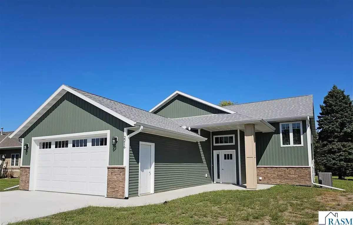 2216 Lake Avenue, New Ulm, MN 56073-999 - #1