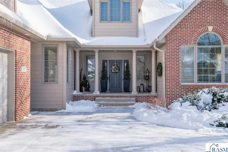 233 Woodhill Court, Mankato, MN 56001 - Image #3