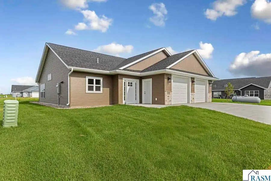 105 Gray Fox Path, Eagle Lake, MN 56024 - Image #2