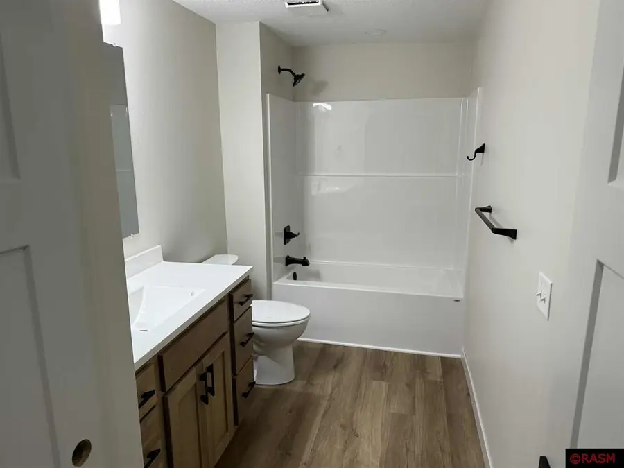 2214 Lake Avenue, New Ulm, MN 56073 - #2