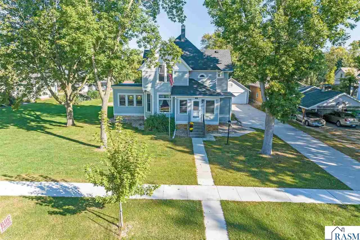 215 E 1st Street, Blue Earth, MN 56013 - Image #1