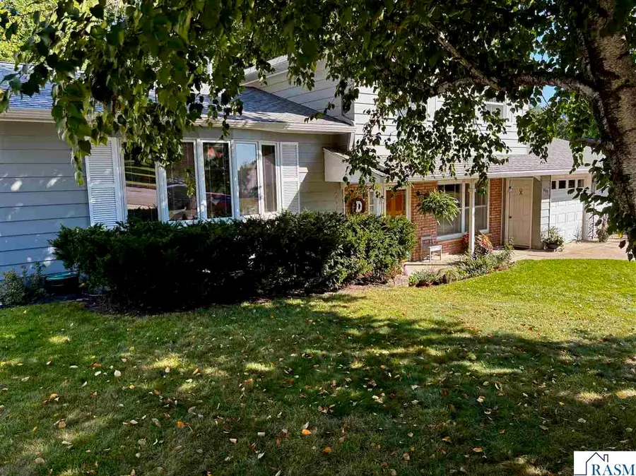 809 W Traverse Road, Saint Peter, MN 56082 - Image #2