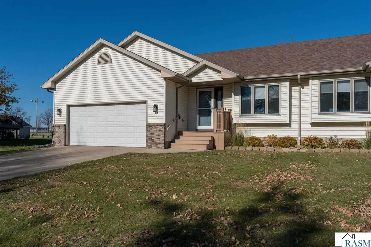 505 West Nathan Street, Lake Crystal, MN 56055 - Image #1