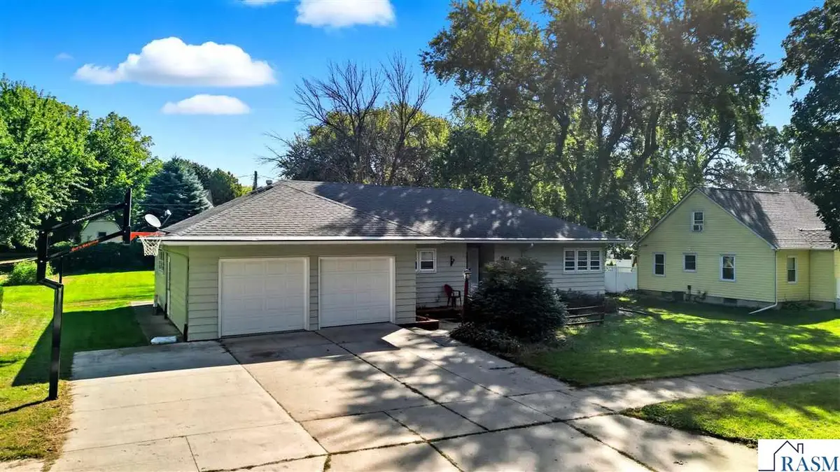 841 Redwood Drive, Fairmont, MN 56031 - Image #1