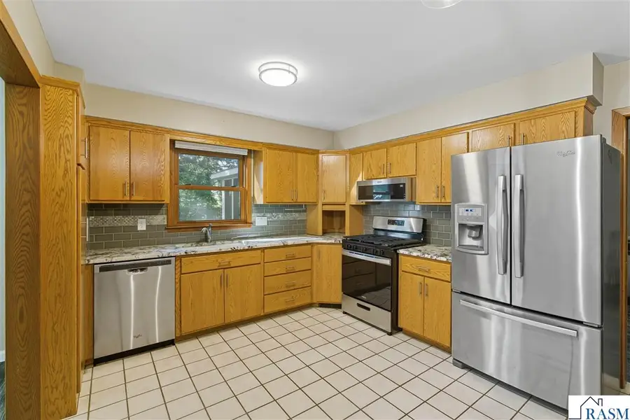 221 Crestwood Drive, North Mankato, MN 56003 - Image #2