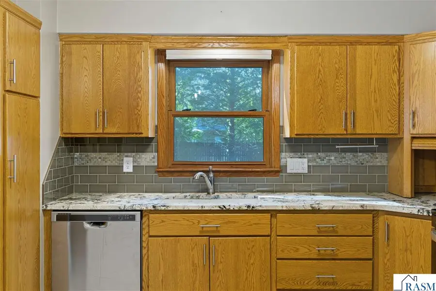 221 Crestwood Drive, North Mankato, MN 56003 - Image #3