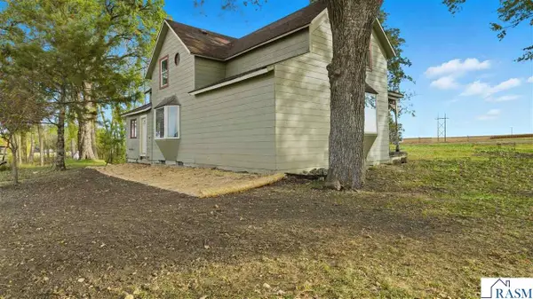 39067 336th Street, Le Sueur, MN 56058