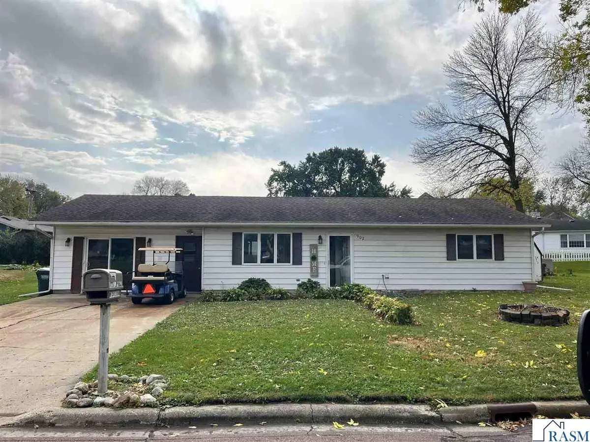 902 S 5th Avenue, Saint James, MN 56081 - Image #1