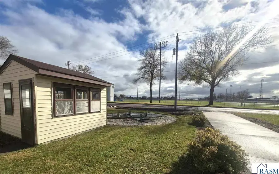 605 SW Water Street, Sleepy Eye, MN 56085 - Image #3