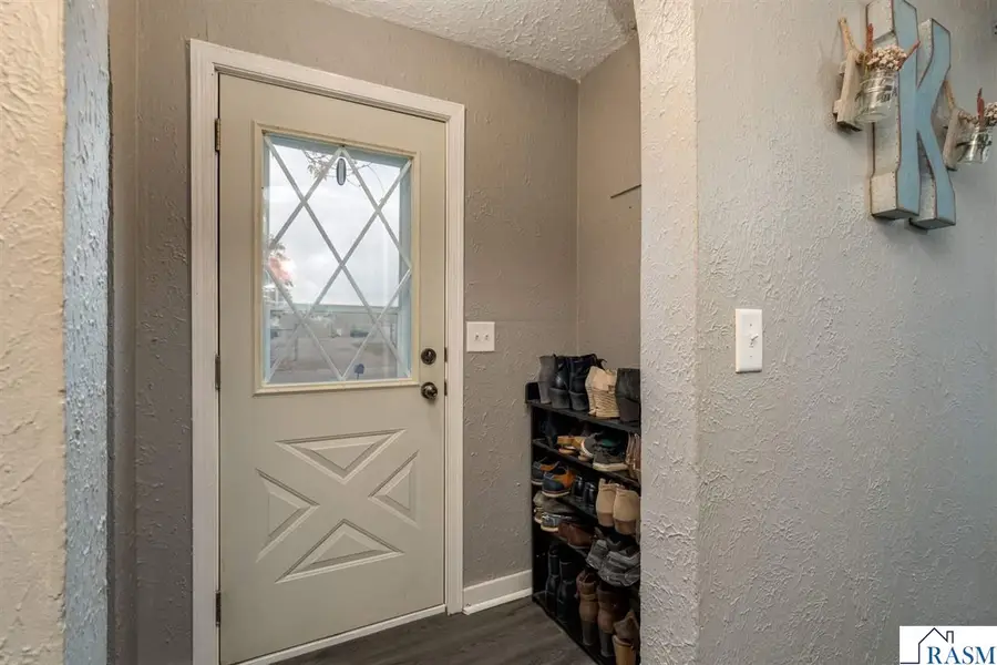 250 S Cordova Avenue, Le Center, MN 56057 - Image #2