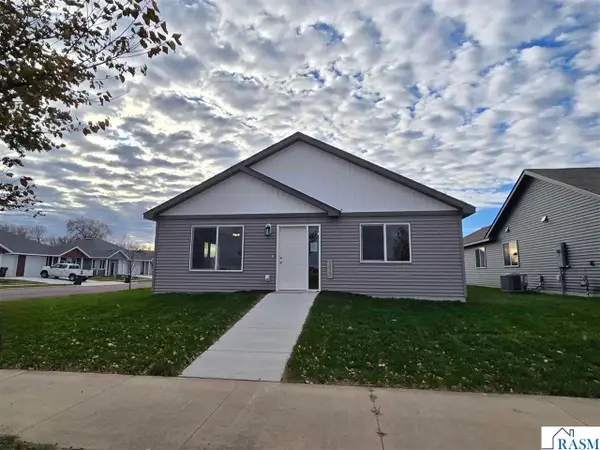 2022 Essler Drive, St. Peter, MN 56082