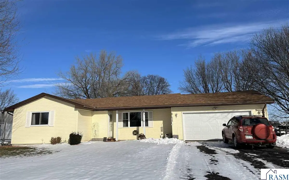 524 Hiawatha Drive, Saint Clair, MN 56080 - #1