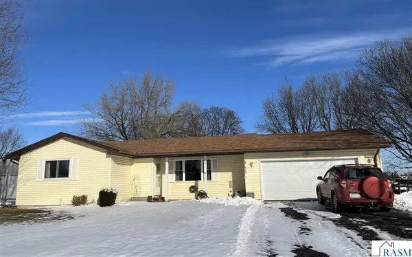 524 Hiawatha Drive, St. Clair, MN 56080