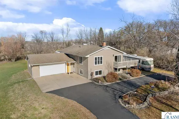 14435 Woodville Drive, Waseca, MN 56093