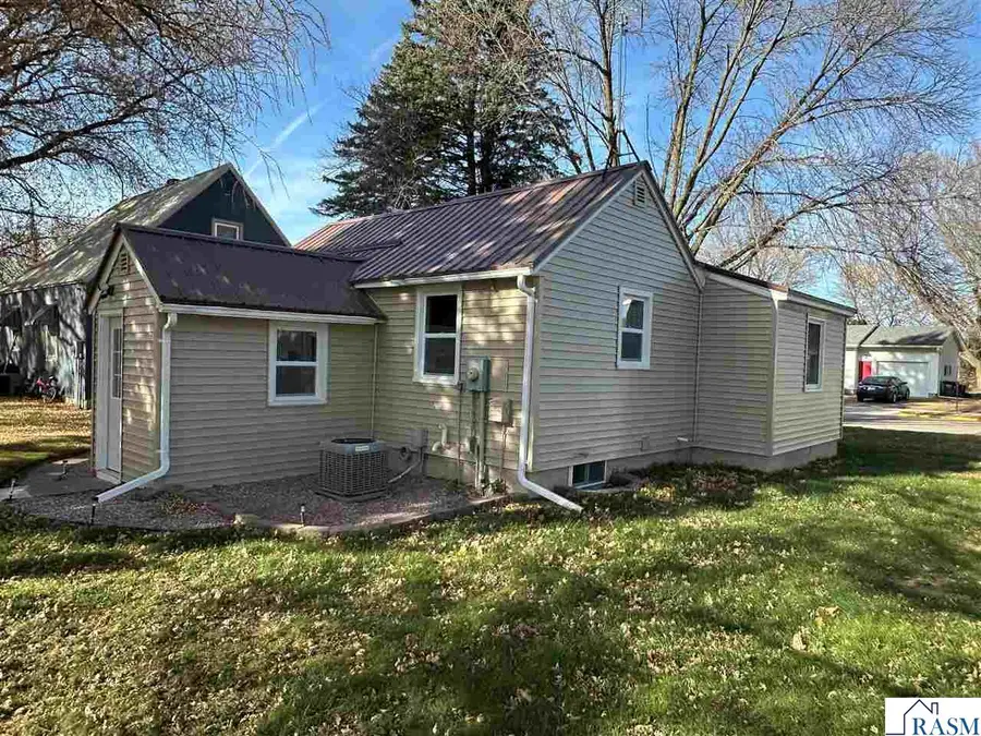 1318 N 10th Avenue, Saint James, MN 56081 - Image #3