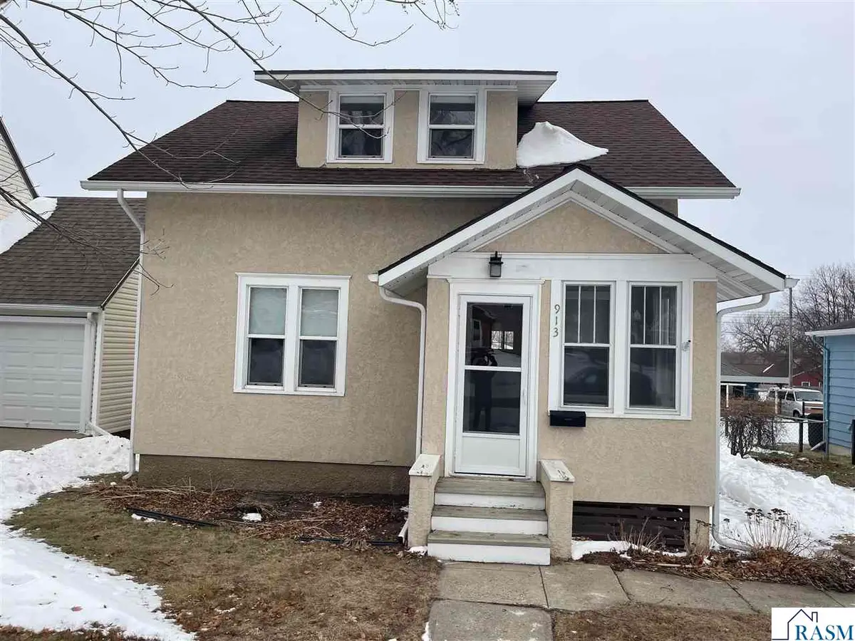 913 S Minnesota Street, New Ulm, MN 56073 - Image #1